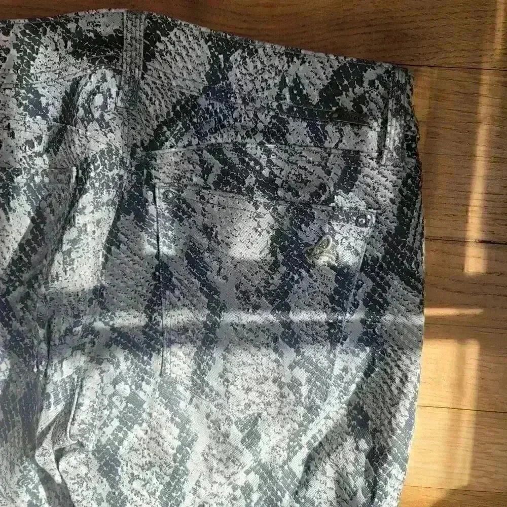 DL1961 Grey Snakeprint Skinny Jeans Size 27 - Picture 9 of 9